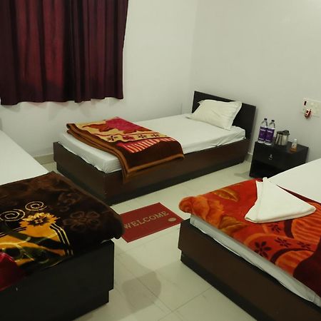 Gaurav Guest House Bodh Gaya Værelse billede