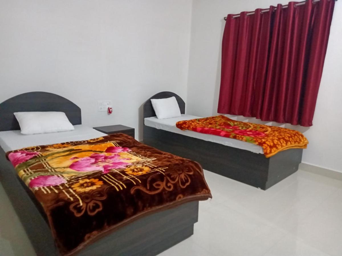 Gaurav Guest House Bodh Gaya Eksteriør billede