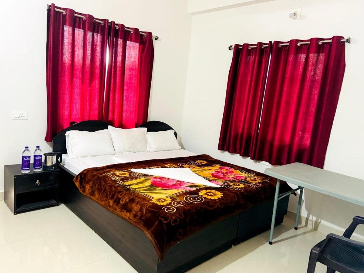 Gaurav Guest House Bodh Gaya Eksteriør billede