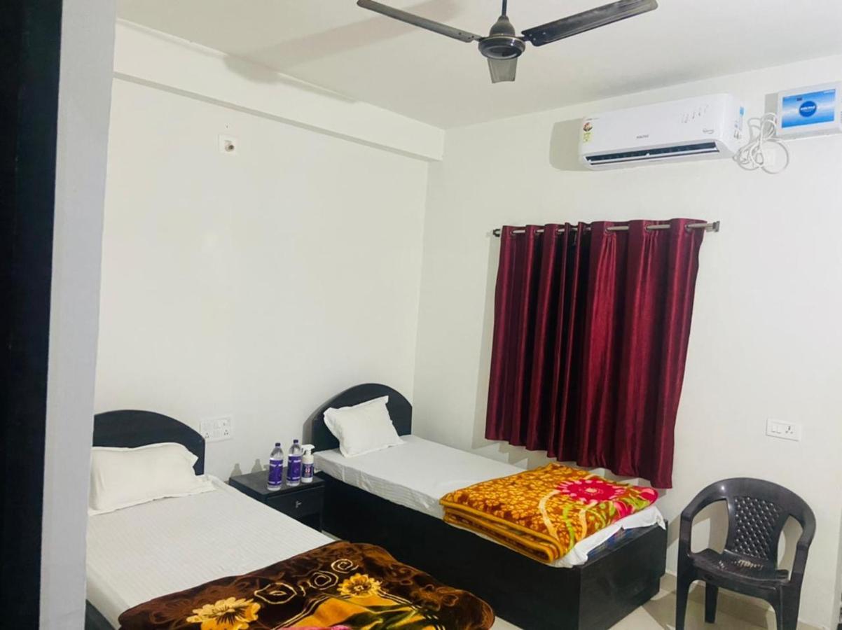 Gaurav Guest House Bodh Gaya Eksteriør billede