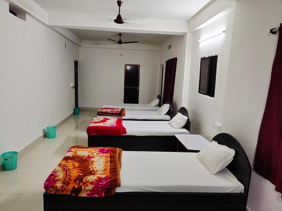 Gaurav Guest House Bodh Gaya Eksteriør billede